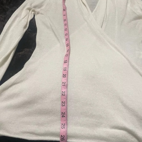 Lilly Pulitzer Sydelle Wrap Sweater, Ivory, Cashmere Blend, Size Medium - Picture 15 of 16